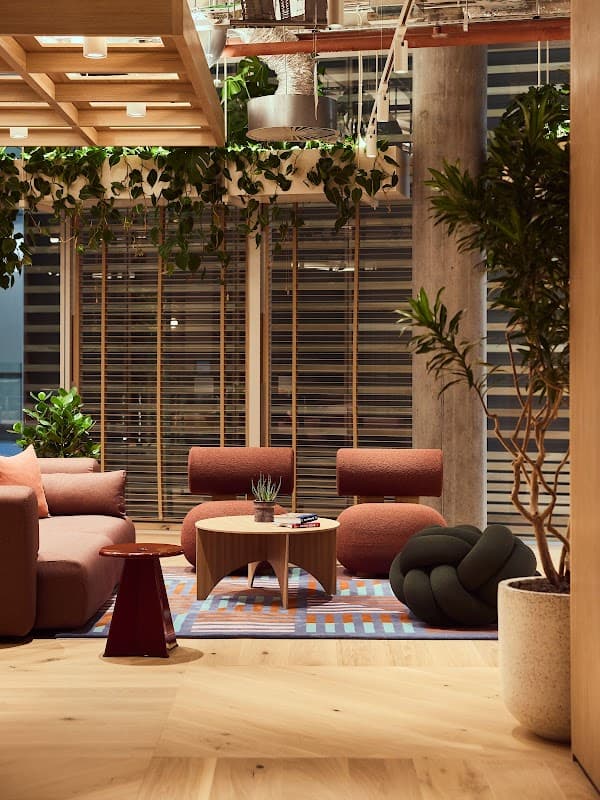 Fora - Blue Fin Building