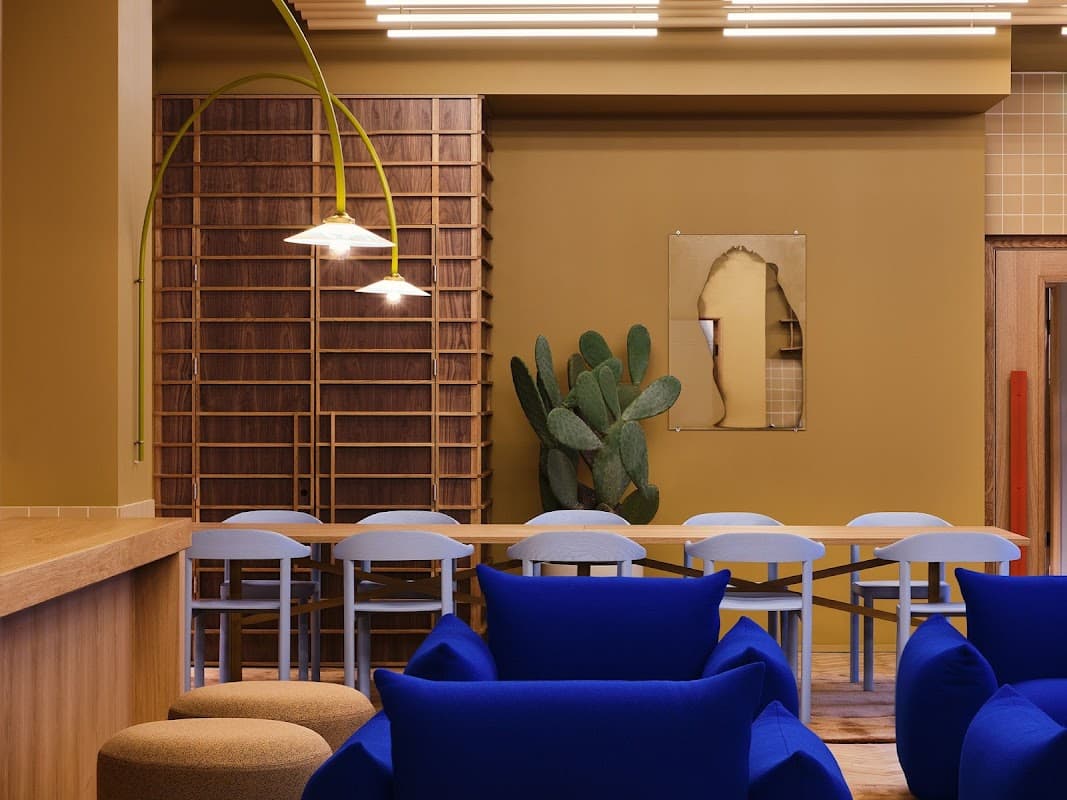 Fora - Douglas House